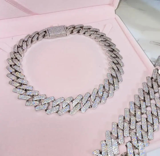 18MM CUBAN LINK CHAIN SHOP PRISCILLA LEE