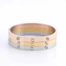  HEART BANGLE